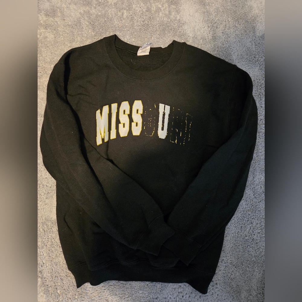 Gildan Black Sweatshirt with Yellow Graphic
